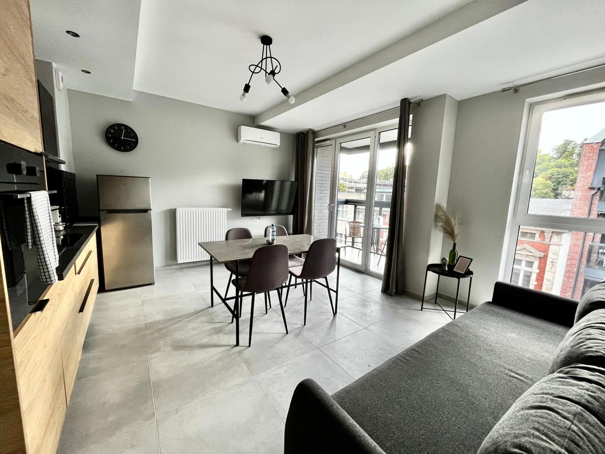 City Center Apartments Z Parkingiem ビィドゴシュチュ エクステリア 写真